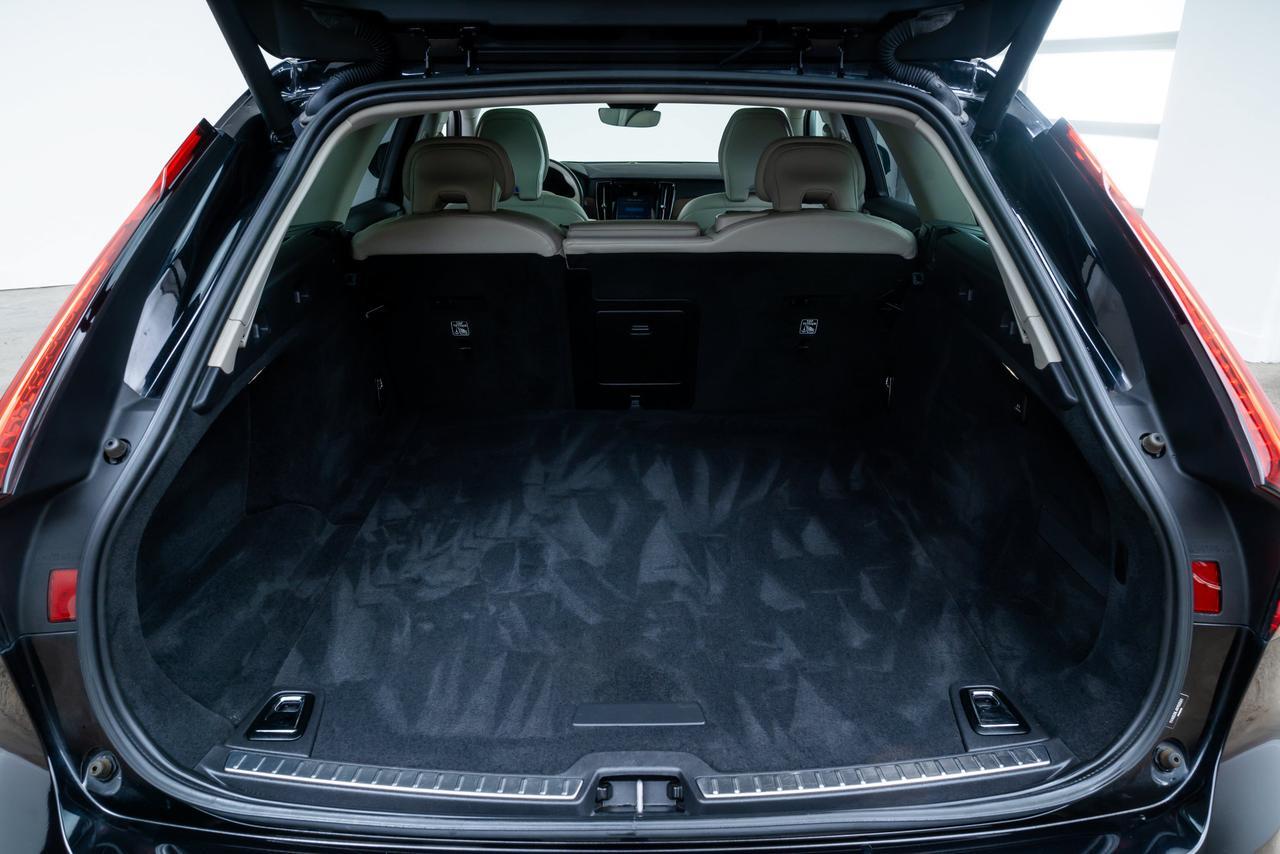 2022 Volvo V90 Cross Country B6 Adaptive Cruise / Steer Assist Portland OR