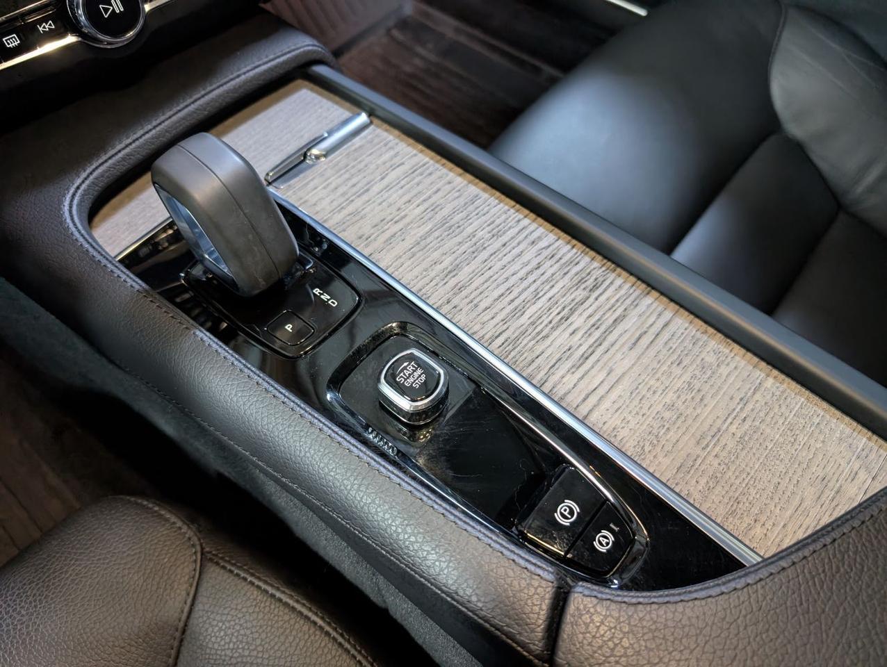 2022 Volvo V90 Cross Country B6 Hybrid AWD | 295hp, HK Premium Audio, Pilot Assist, 360° Cam, 4 Heated Seats & Htd Wheel Portland OR