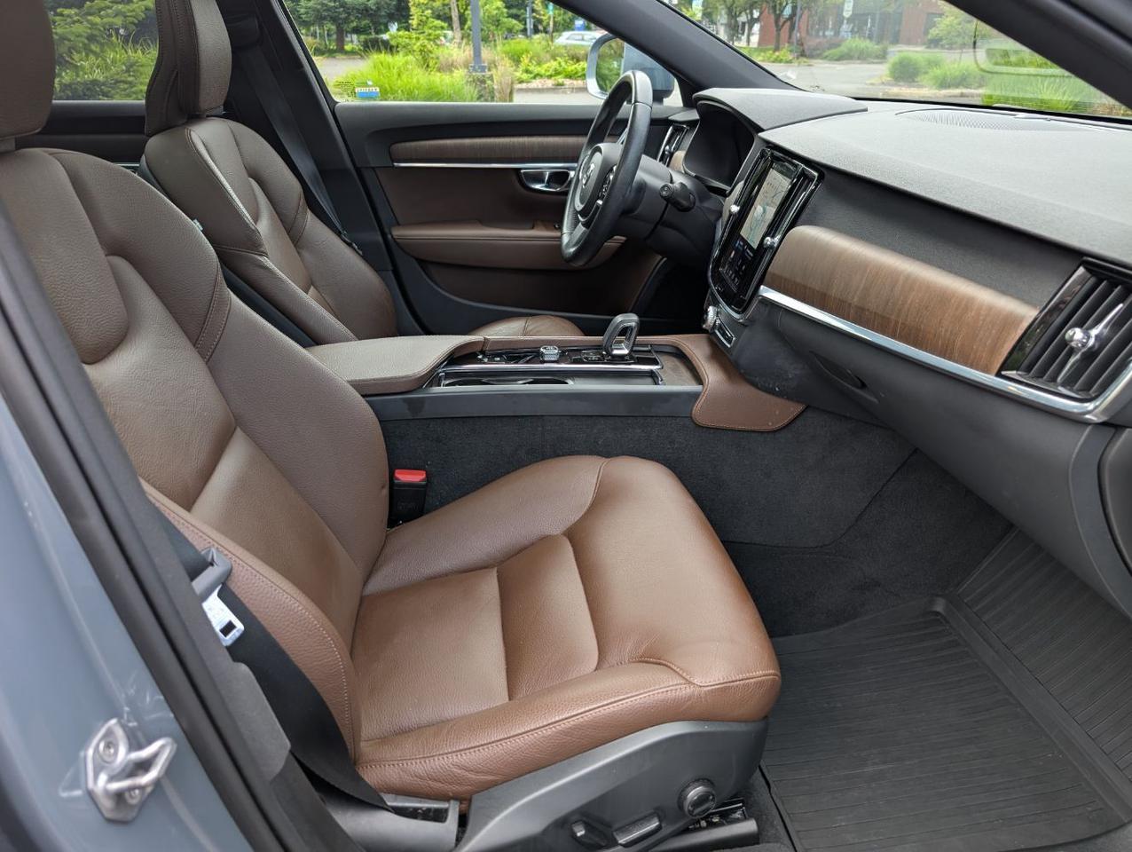 2022 Volvo V90 Cross Country B6 Hybrid AWD | 295hp, High Performance Audio, Pilot Assist * Portland OR