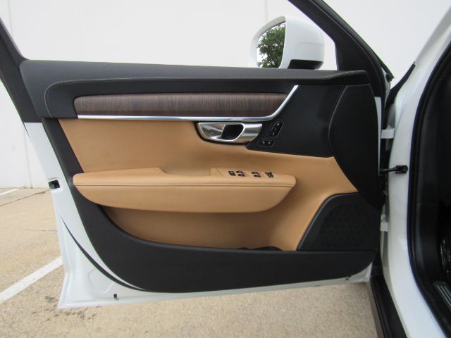 2022 Volvo V90 Cross Country B6 Plano TX