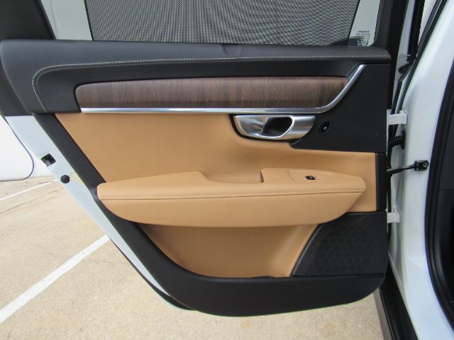 2022 Volvo V90 Cross Country B6 Plano TX
