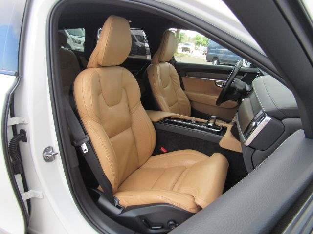 2022 Volvo V90 Cross Country B6 Plano TX