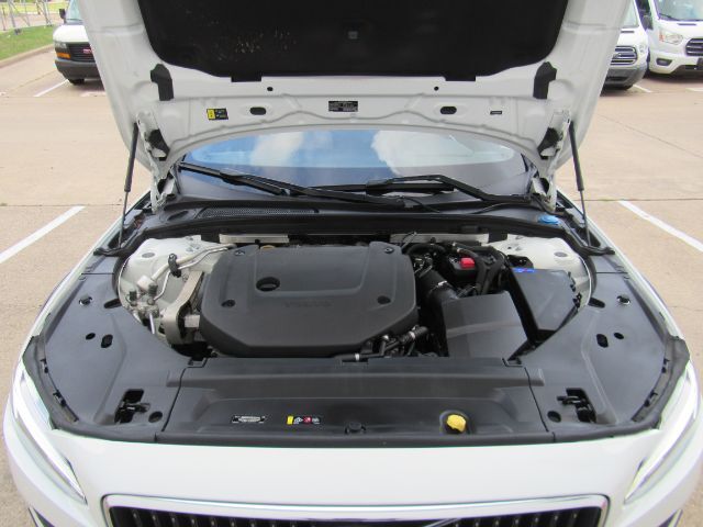 2022 Volvo V90 Cross Country B6 Plano TX