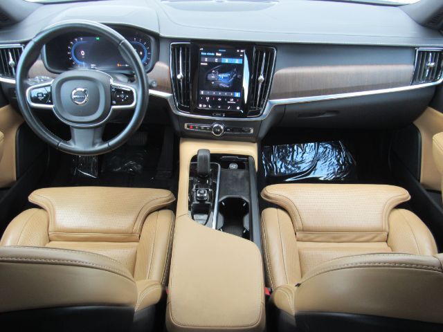 2022 Volvo V90 Cross Country B6 Plano TX