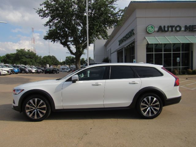 2022 Volvo V90 Cross Country B6 Plano TX