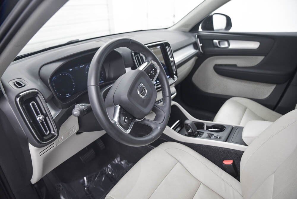 2022 Volvo XC40 Momentum AKRON OH