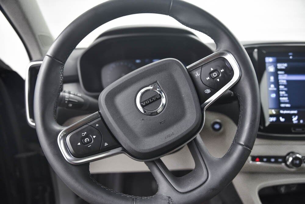 2022 Volvo XC40 Momentum AKRON OH