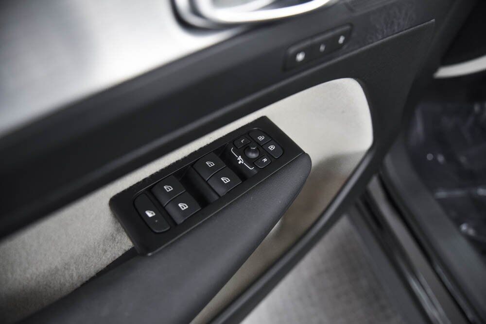 2022 Volvo XC40 Momentum AKRON OH