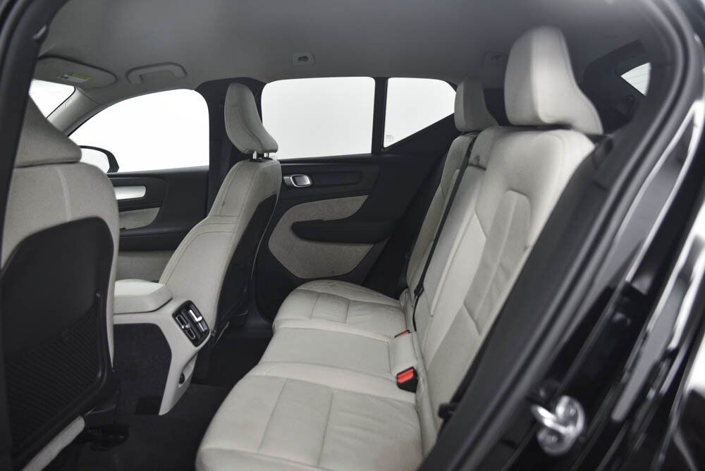 2022 Volvo XC40 Momentum AKRON OH