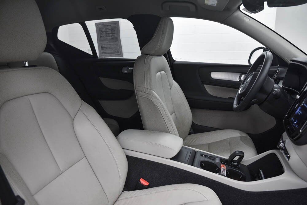 2022 Volvo XC40 Momentum AKRON OH
