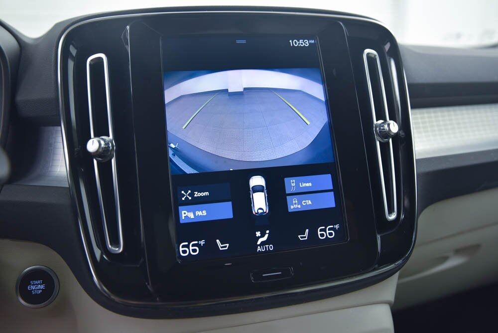 2022 Volvo XC40 Momentum AKRON OH