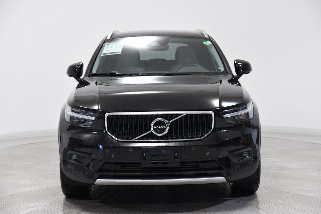 2022 Volvo XC40 Momentum Akron OH