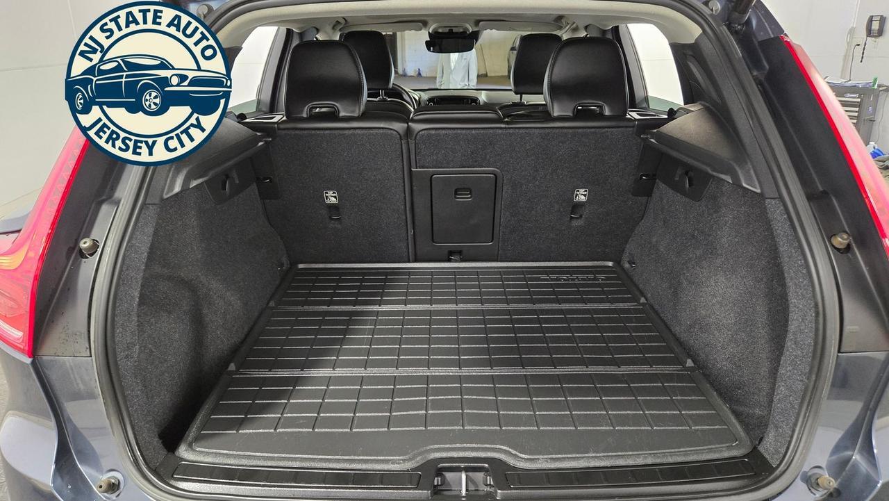 2022 Volvo XC40 Momentum Jersey City NJ