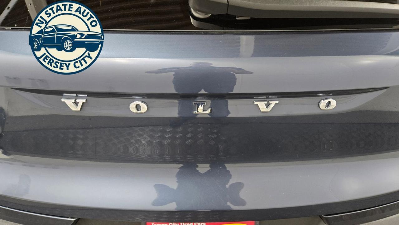 2022 Volvo XC40 Momentum Jersey City NJ