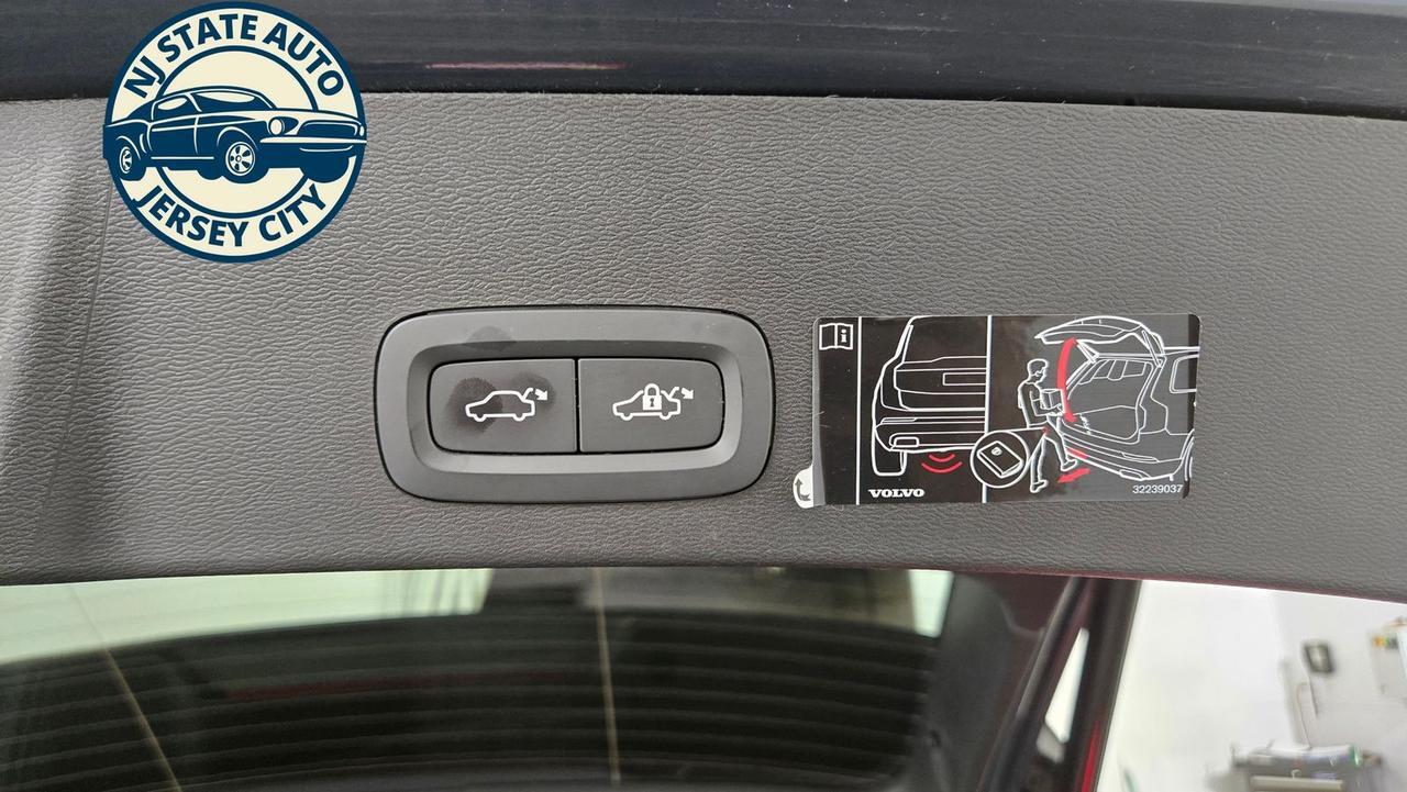 2022 Volvo XC40 Momentum Jersey City NJ