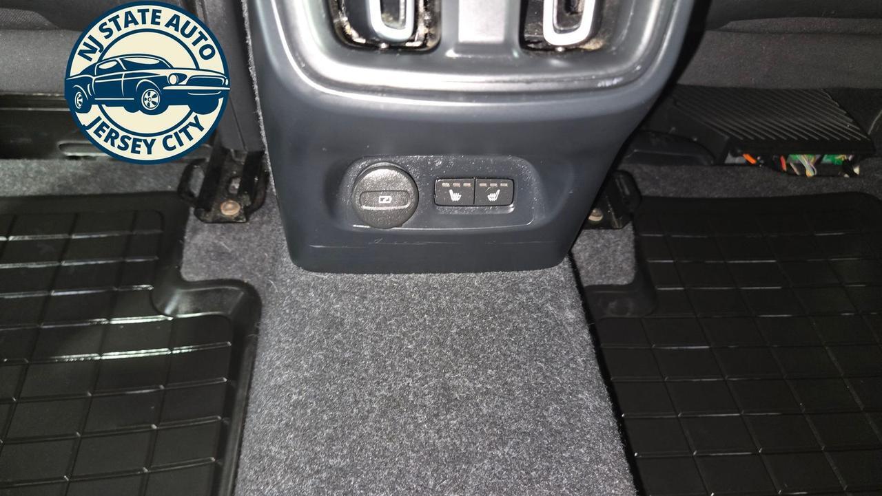 2022 Volvo XC40 Momentum Jersey City NJ