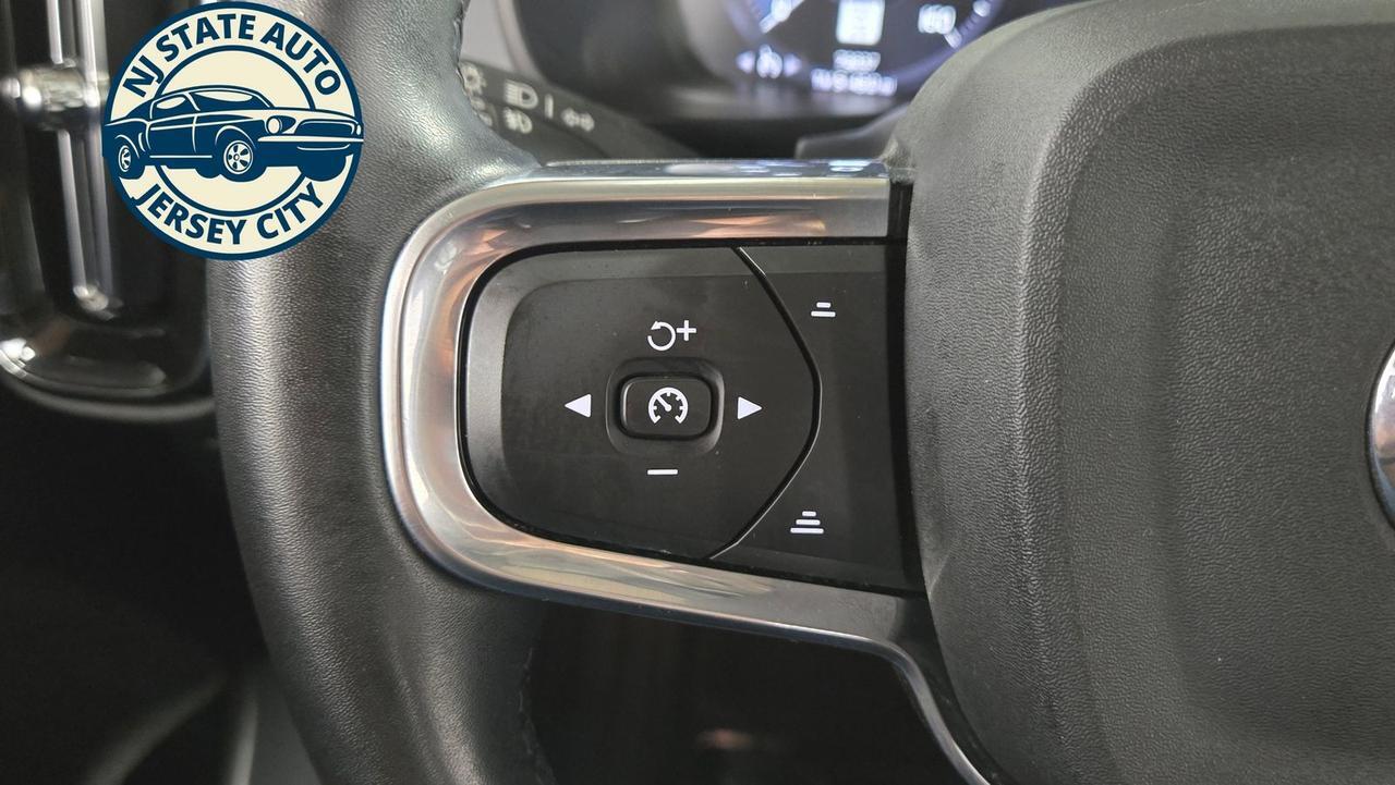 2022 Volvo XC40 Momentum Jersey City NJ