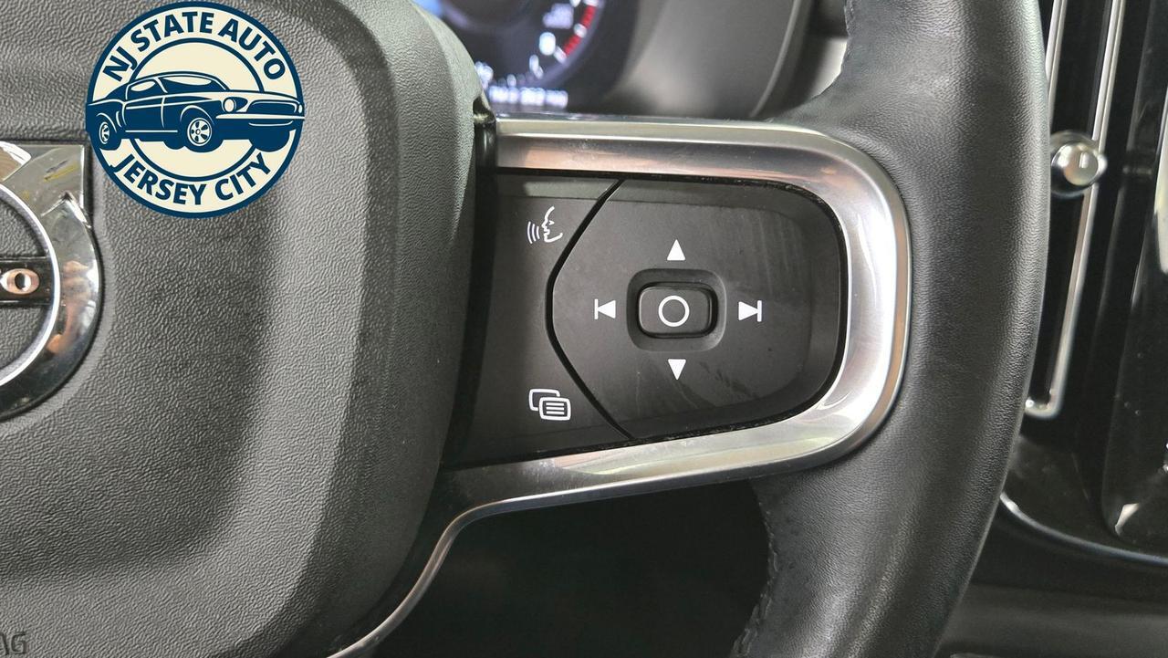 2022 Volvo XC40 Momentum Jersey City NJ