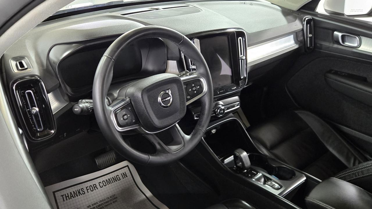 2022 Volvo XC40 Momentum Jersey City NJ