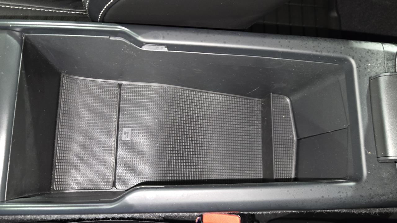 2022 Volvo XC40 Momentum Jersey City NJ