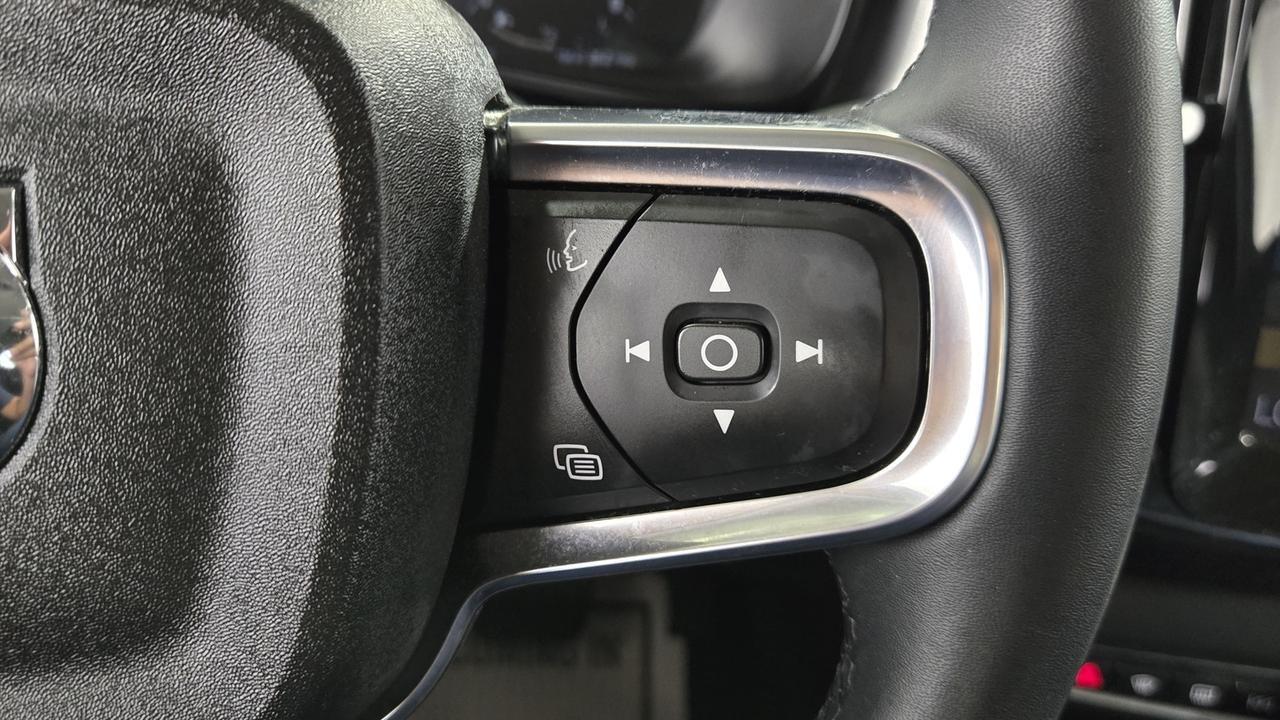 2022 Volvo XC40 Momentum Jersey City NJ