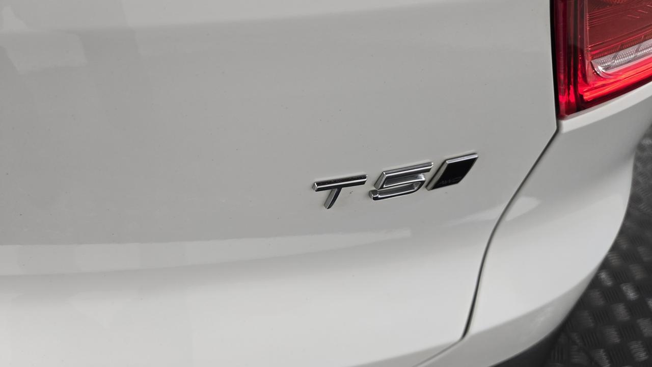 2022 Volvo XC40 Momentum Jersey City NJ