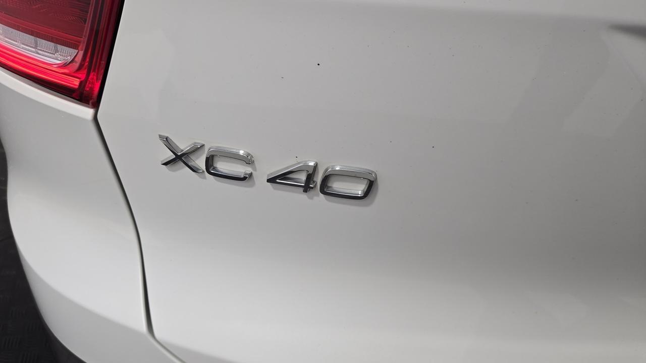 2022 Volvo XC40 Momentum Jersey City NJ