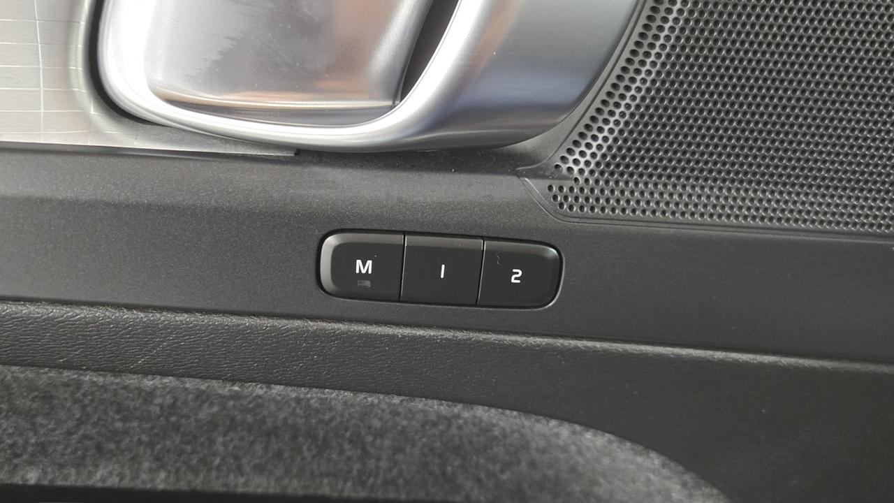 2022 Volvo XC40 Momentum Jersey City NJ