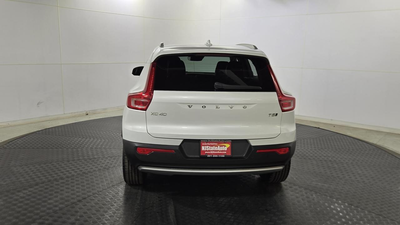 2022 Volvo XC40 Momentum Jersey City NJ