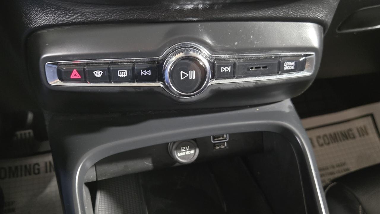 2022 Volvo XC40 Momentum Jersey City NJ