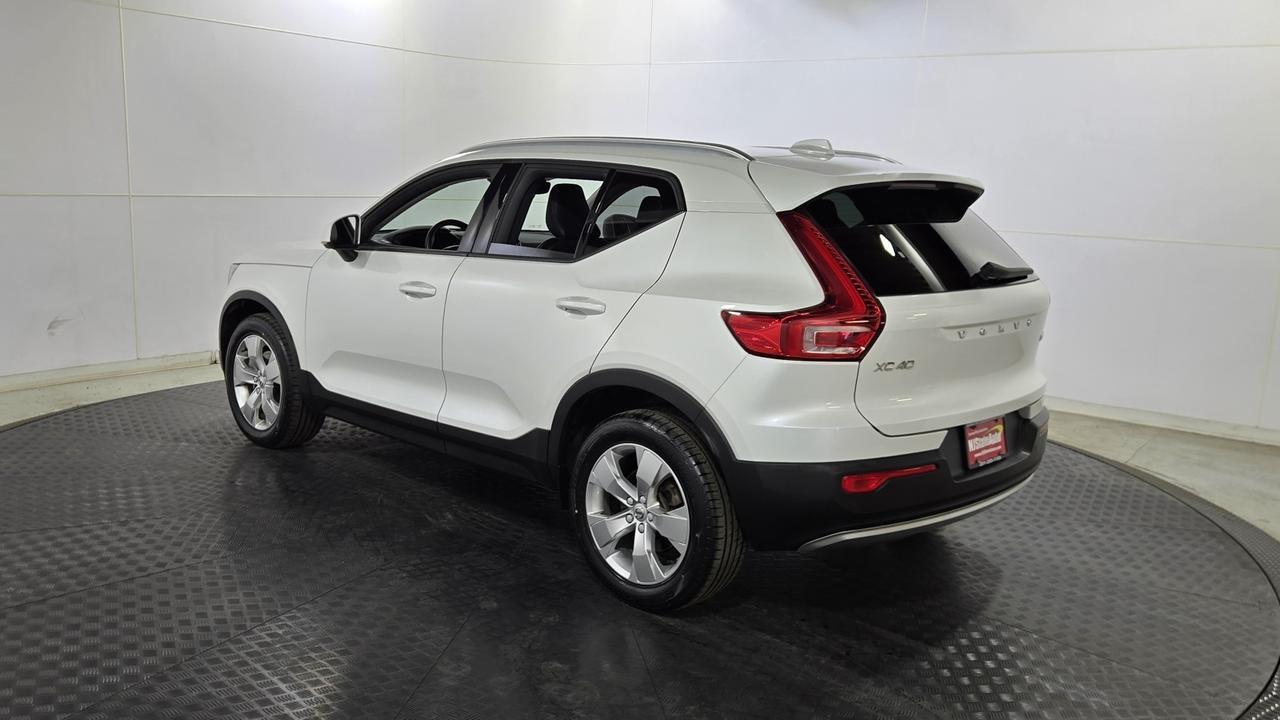 2022 Volvo XC40 Momentum Jersey City NJ