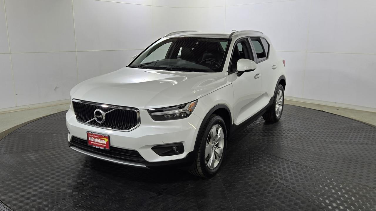 2022 Volvo XC40 Momentum Jersey City NJ