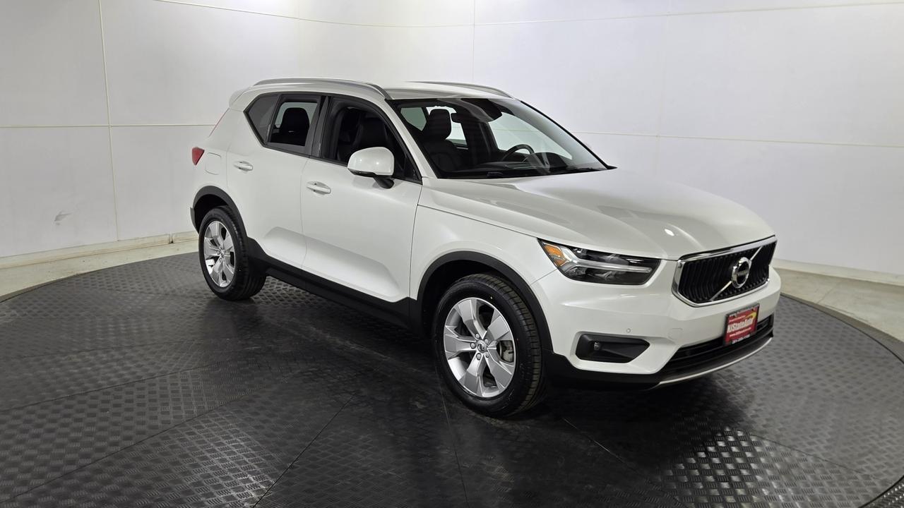 2022 Volvo XC40 Momentum Jersey City NJ