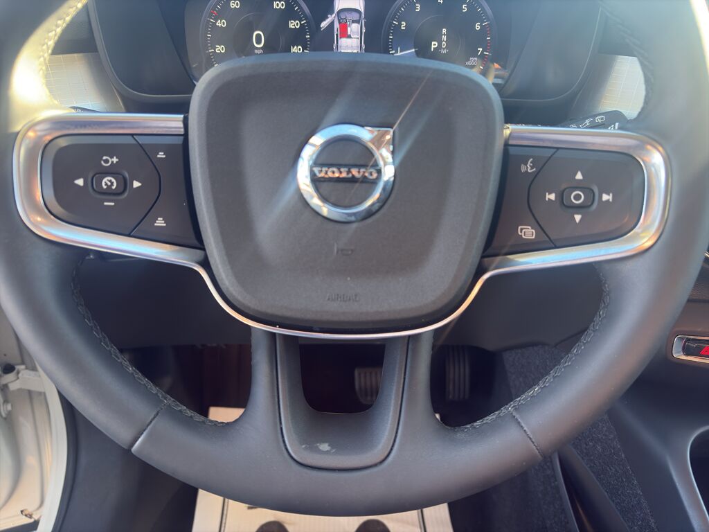 2022 Volvo XC40 Momentum Wilmington NC