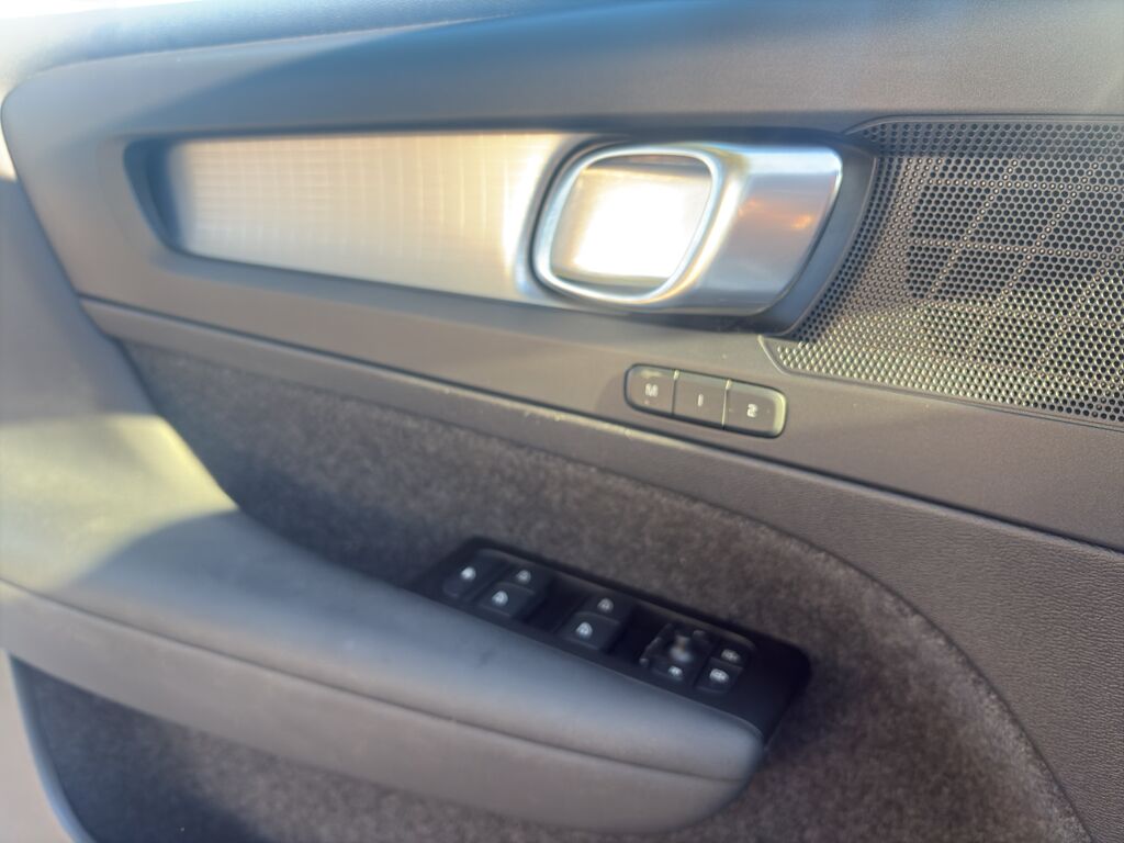 2022 Volvo XC40 Momentum Wilmington NC