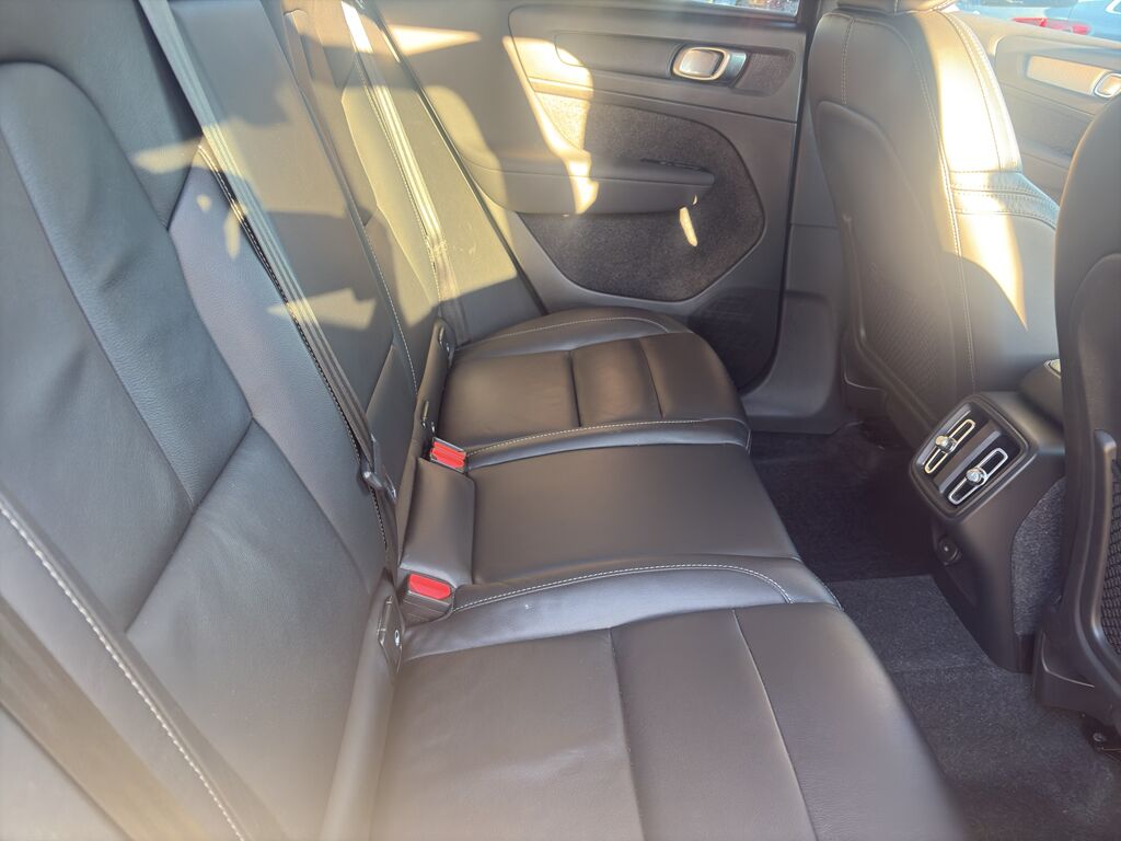 2022 Volvo XC40 Momentum Wilmington NC