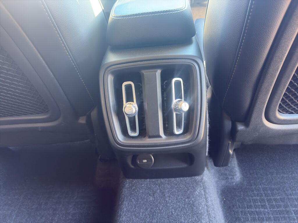 2022 Volvo XC40 Momentum Wilmington NC