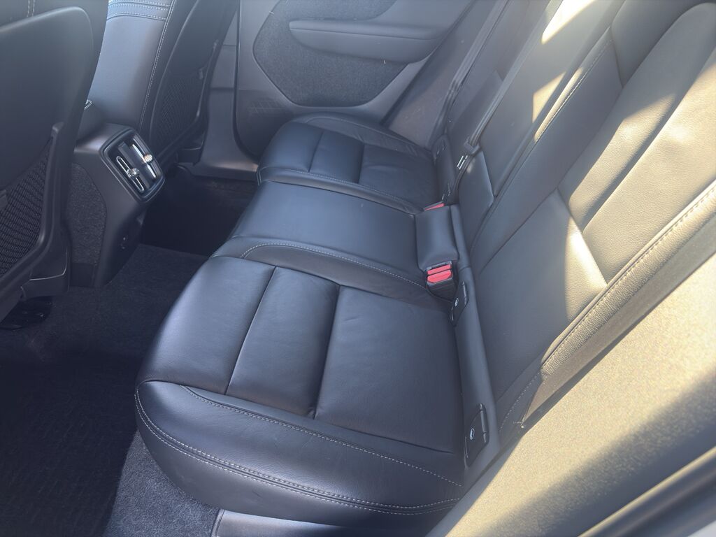 2022 Volvo XC40 Momentum Wilmington NC