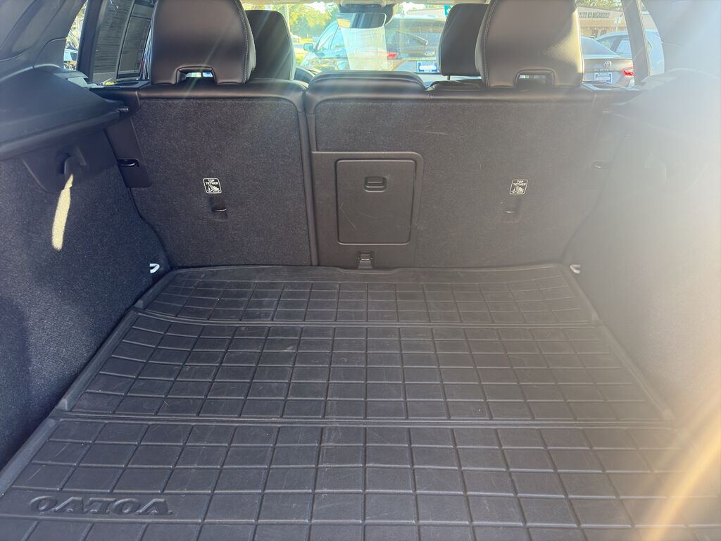 2022 Volvo XC40 Momentum Wilmington NC