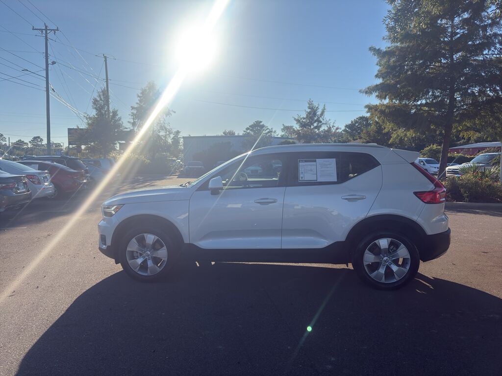 2022 Volvo XC40 Momentum Wilmington NC