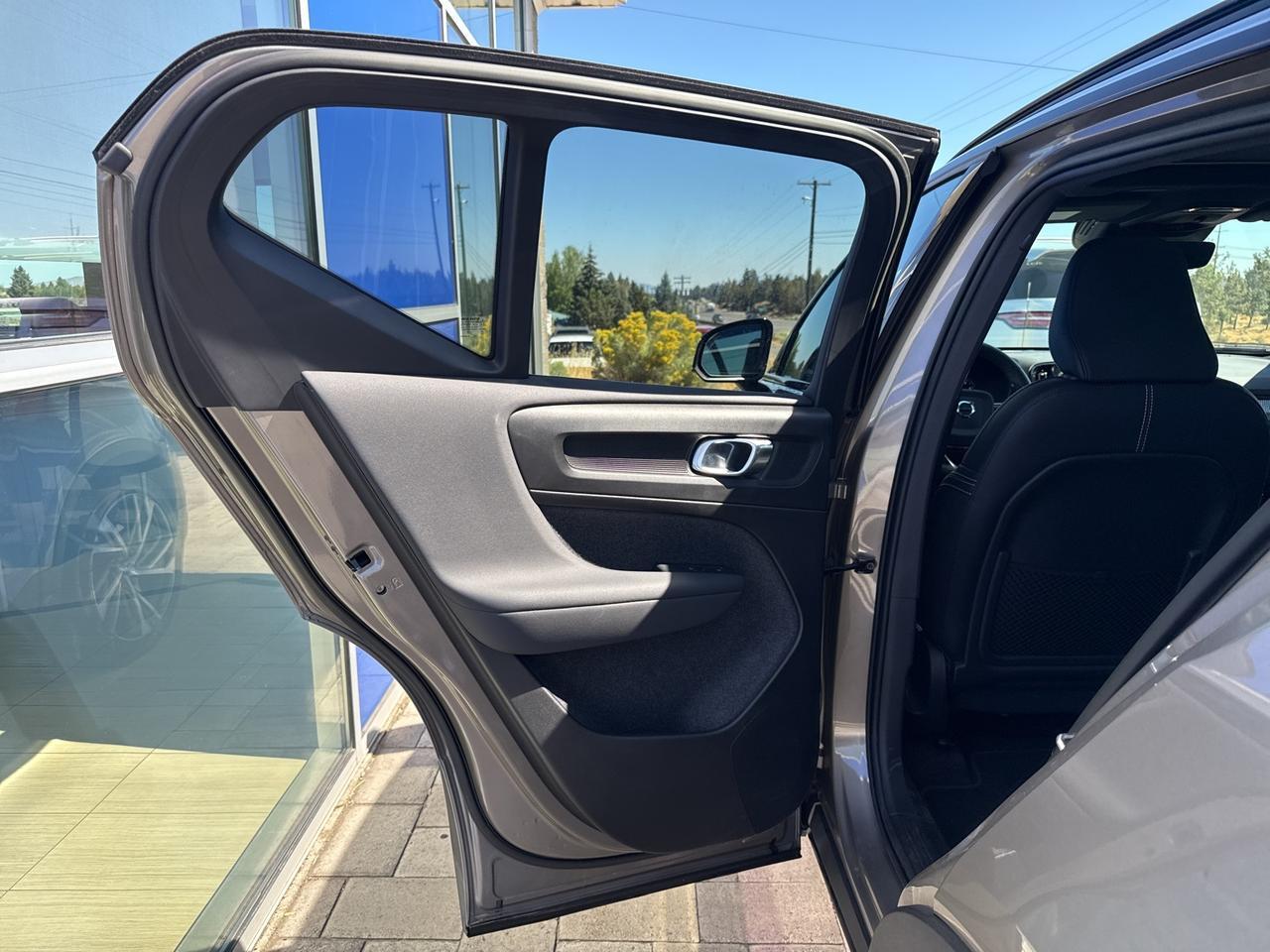 2022 Volvo XC40 R-Design Bend OR