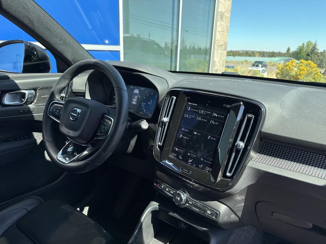 2022 Volvo XC40 R-Design Bend OR