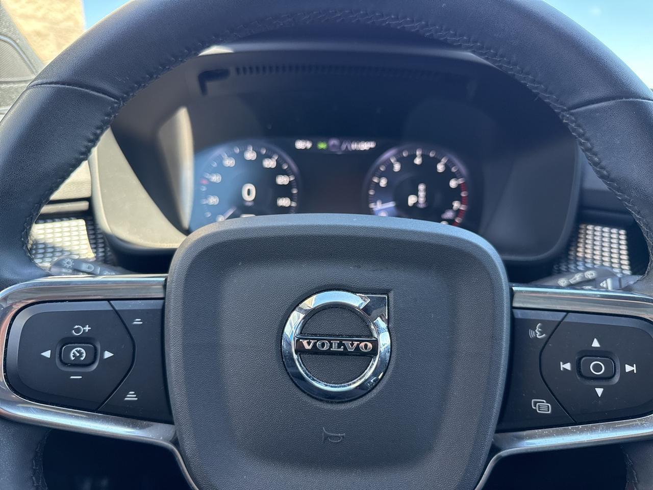 2022 Volvo XC40 R-Design Bend OR