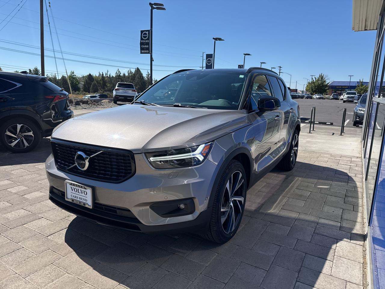 2022 Volvo XC40 R-Design Bend OR