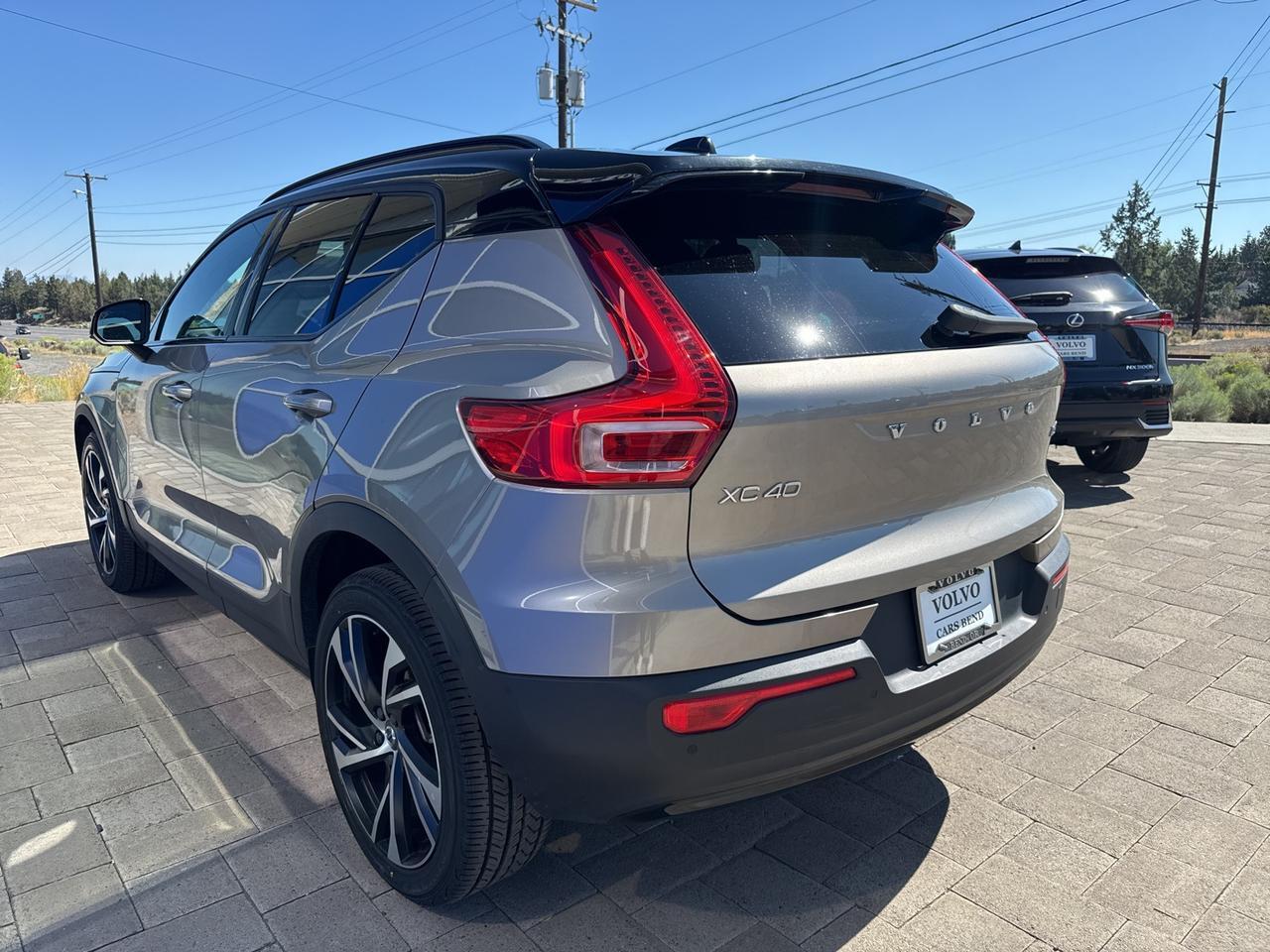 2022 Volvo XC40 R-Design Bend OR