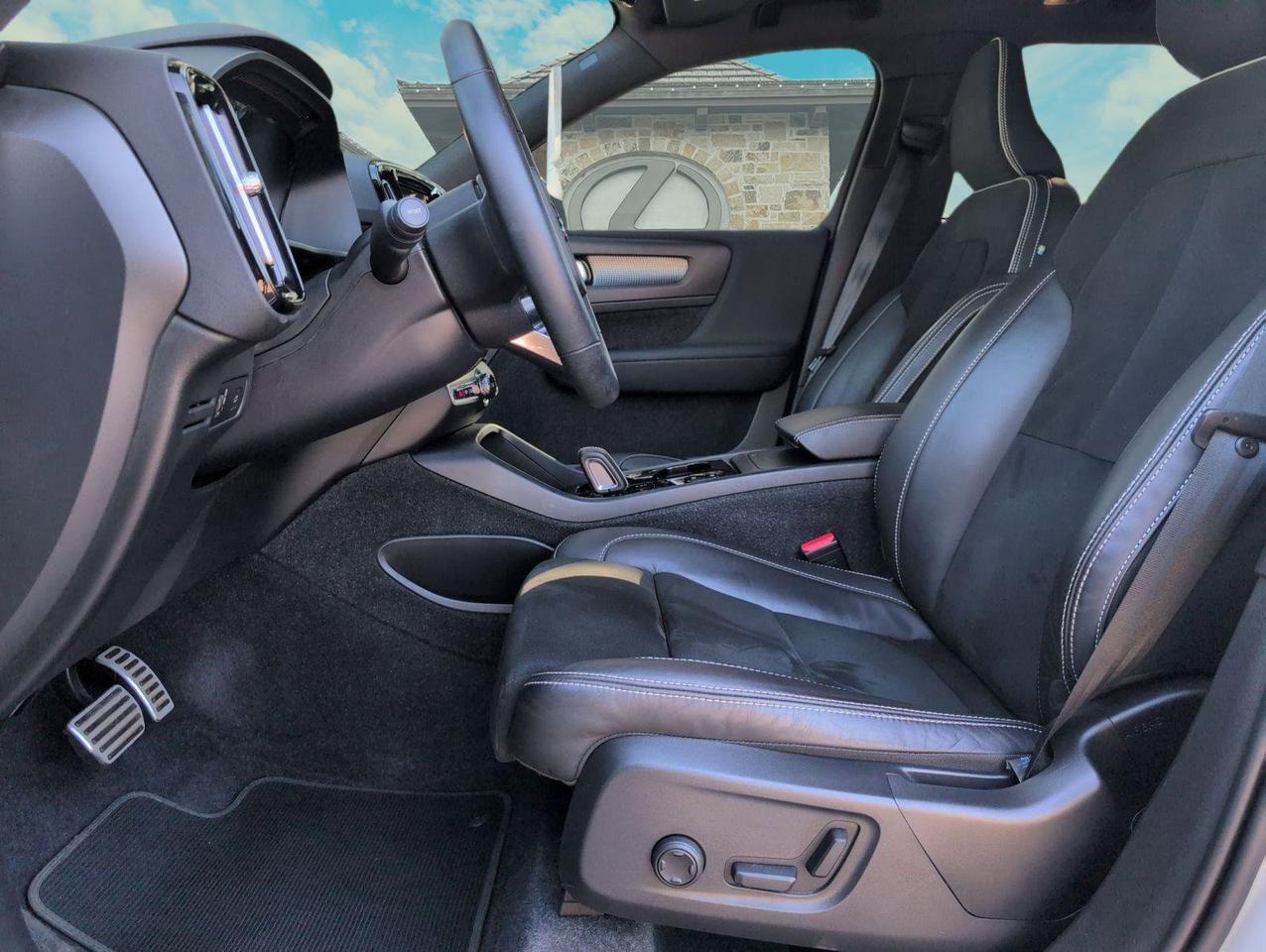 2022 Volvo XC40 R-Design San Antonio TX