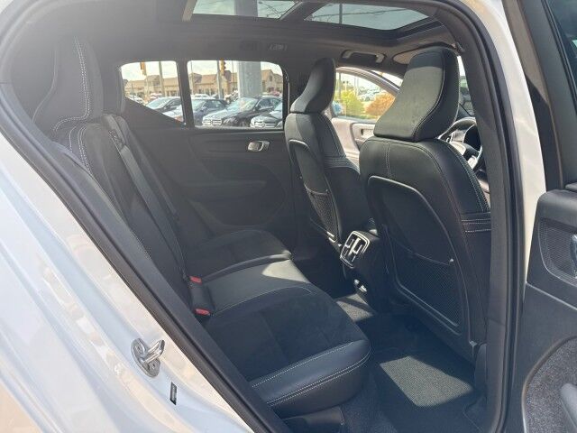 2022 Volvo XC40 R-Design Springfield IL