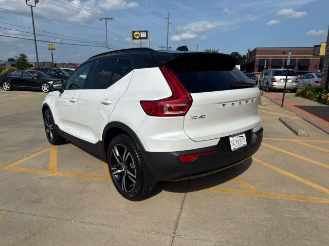 2022 Volvo XC40 R-Design Springfield IL