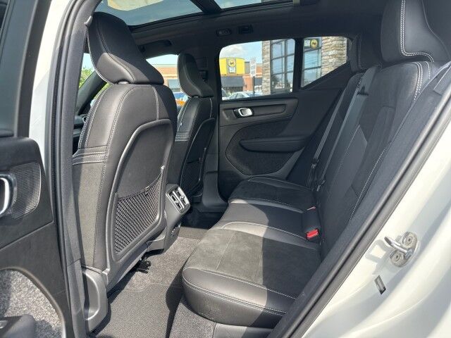 2022 Volvo XC40 R-Design Springfield IL