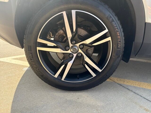 2022 Volvo XC40 R-Design Springfield IL